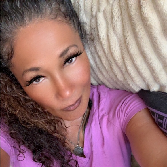 Meet your Posher, Lexa - Picture 2 of 4